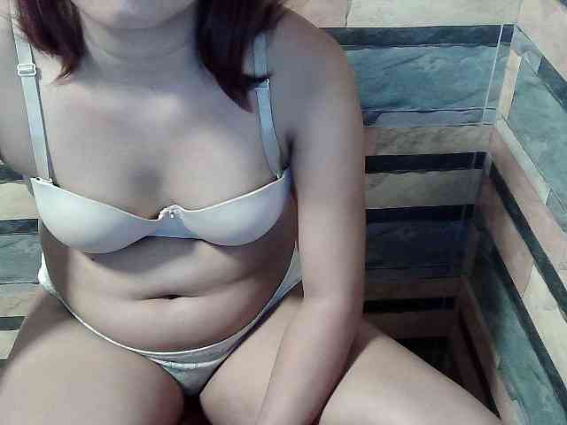 HornyNica webcam