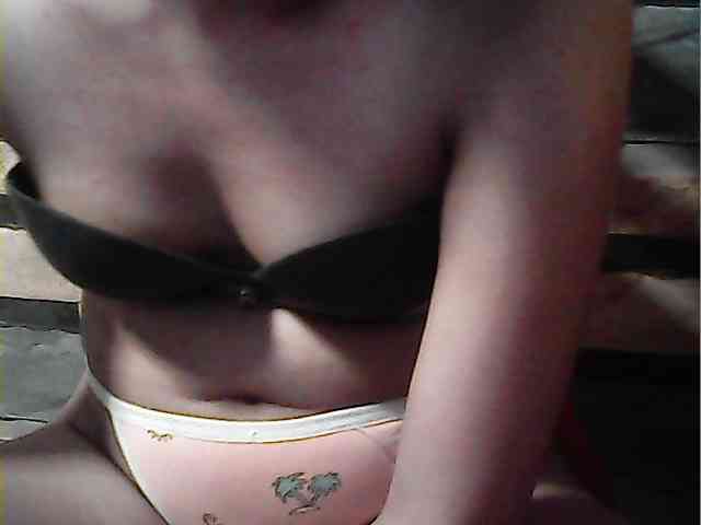 HornyNica webcam
