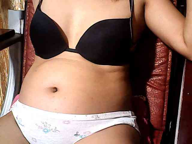 HornyNica webcam