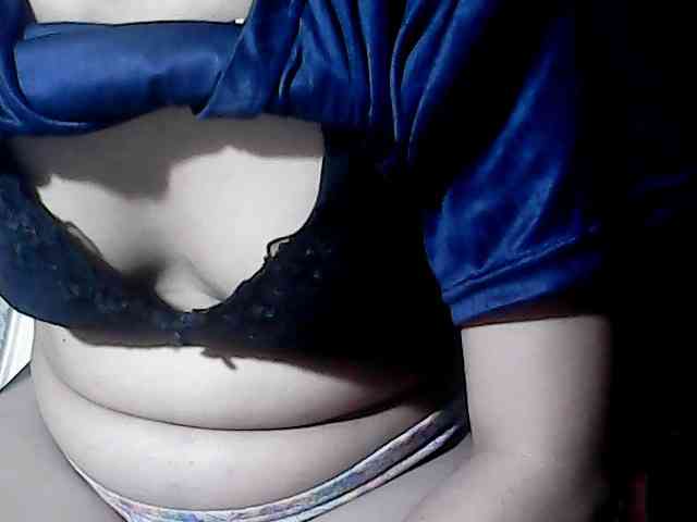 HornyNica webcam