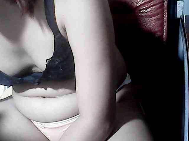 HornyNica webcam