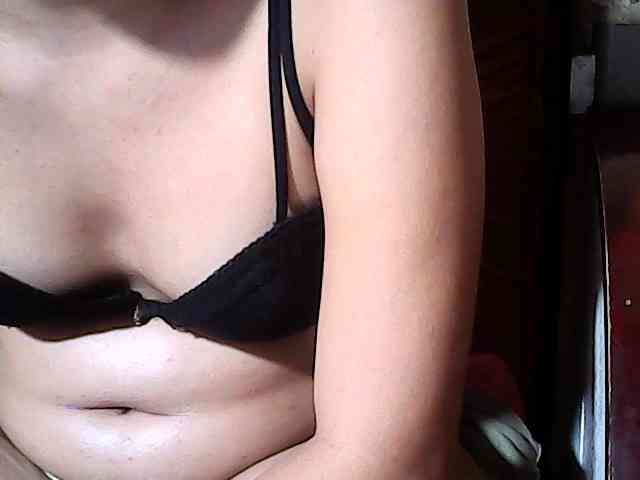 HornyNica webcam