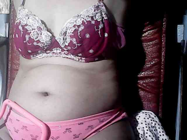 HornyNica webcam