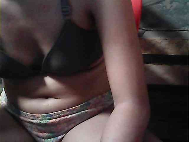 HornyNica webcam