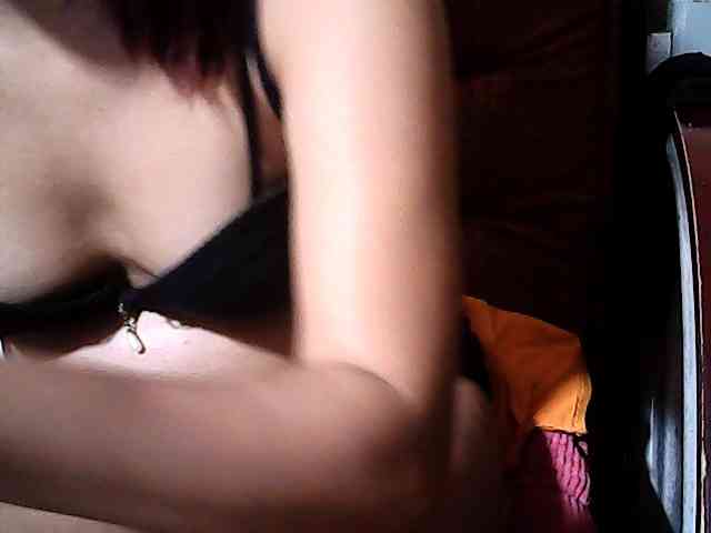 HornyNica webcam