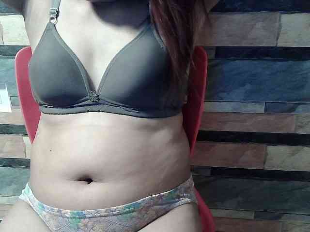 HornyNica webcam