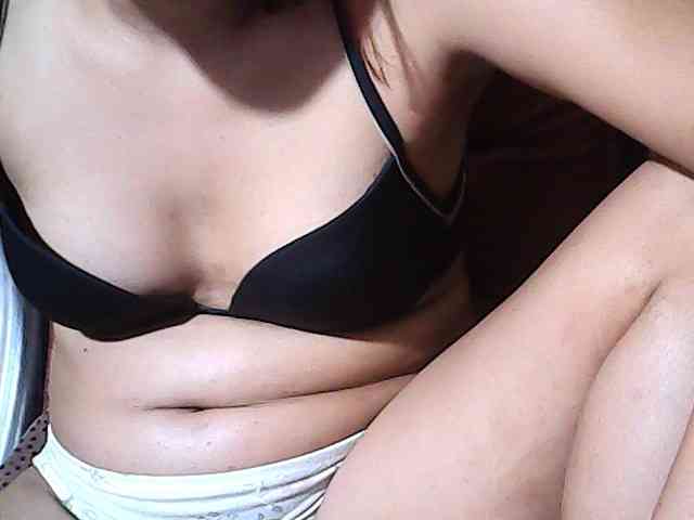 HornyNica webcam