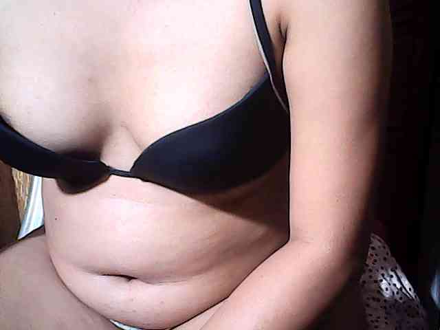 HornyNica webcam