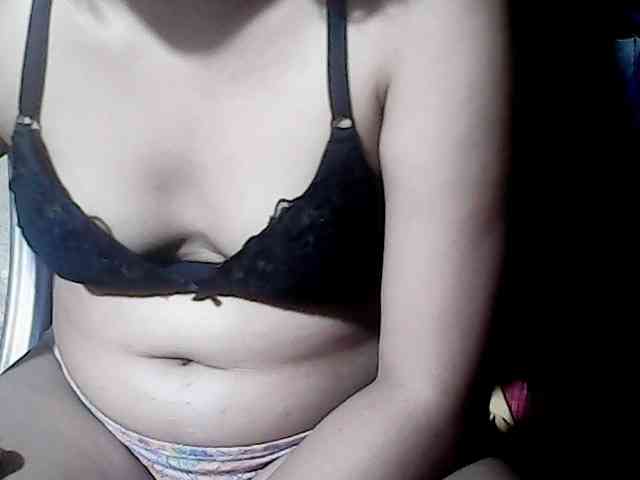 HornyNica webcam