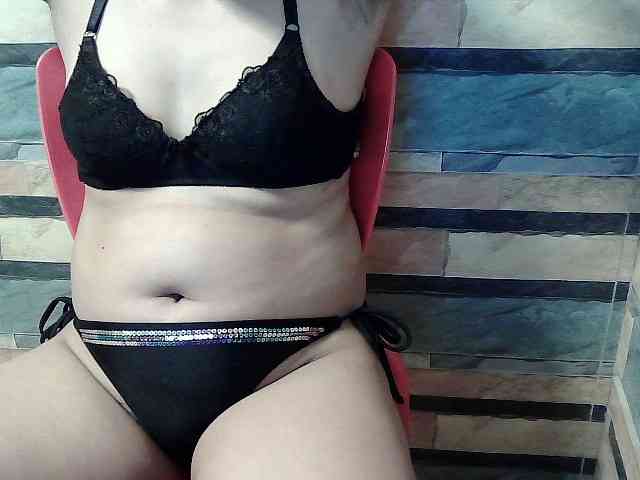 HornyNica webcam