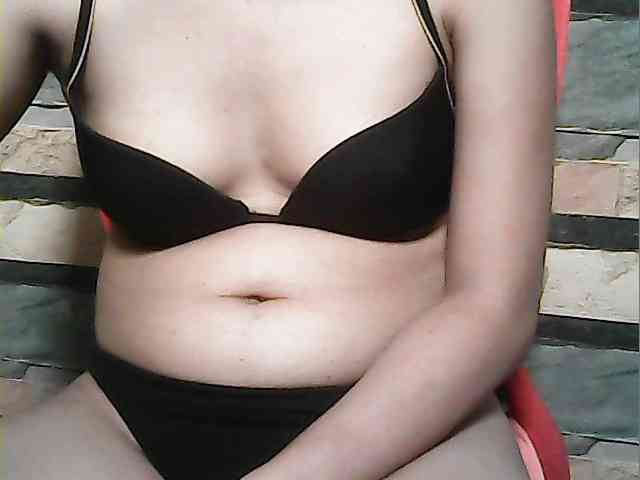 HornyNica webcam