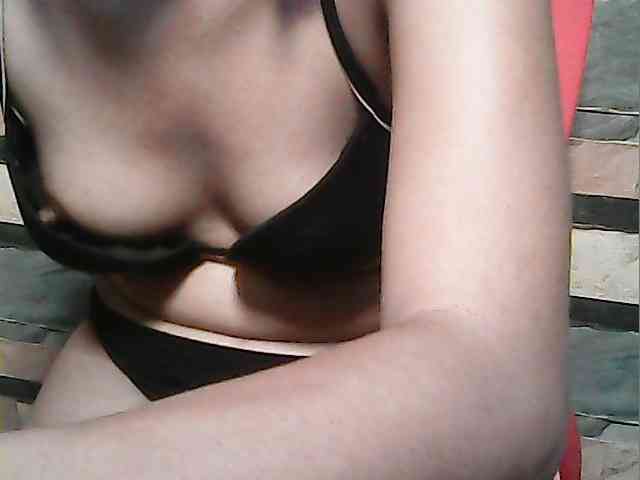 HornyNica webcam