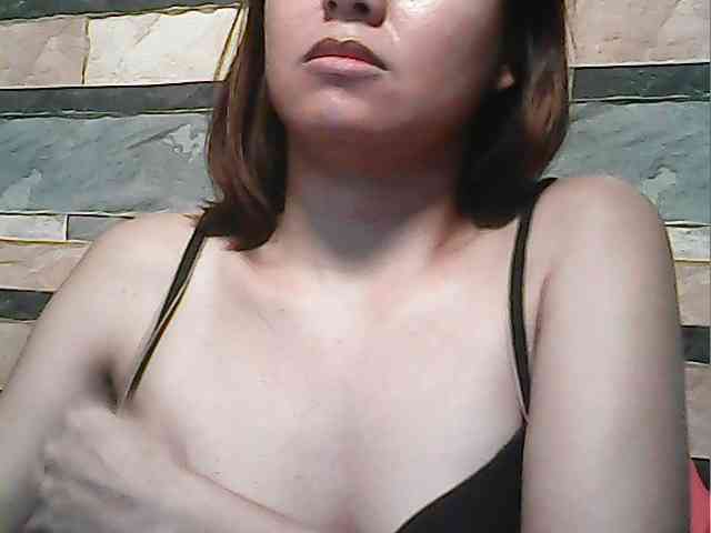 flowerhairypinay Live Webcam on BongaCams