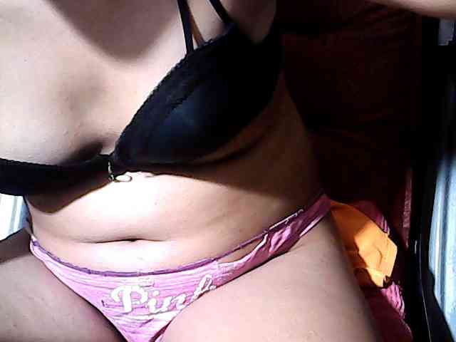 HornyNica webcam