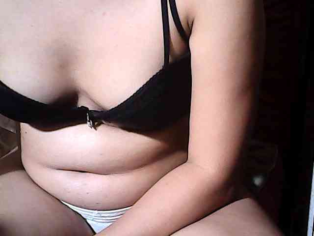 HornyNica webcam