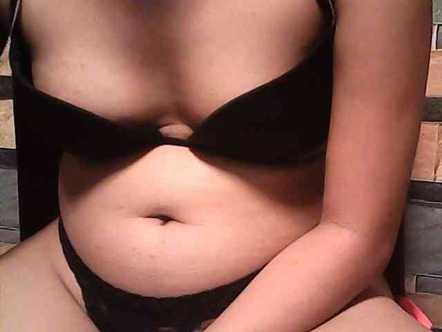 HornyNica webcam