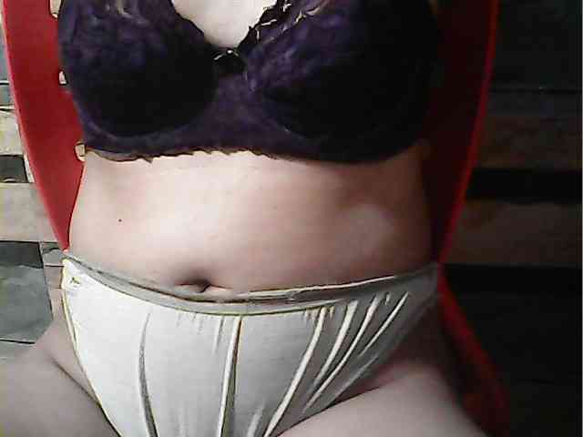 HornyNica webcam