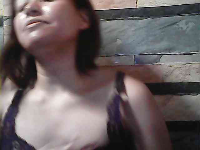 HornyNica webcam