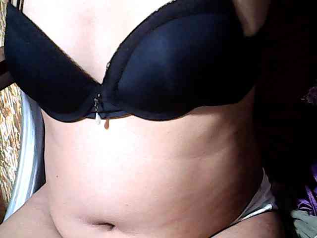 HornyNica webcam