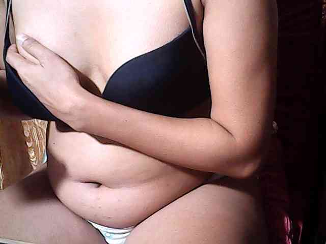 HornyNica webcam