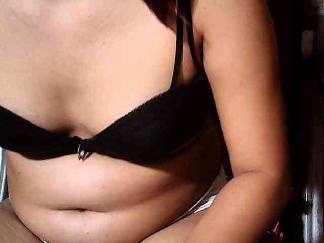 HornyNica webcam