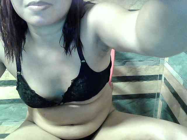 HornyNica webcam