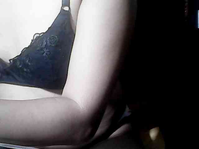 HornyNica webcam