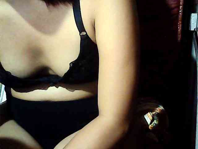 HornyNica webcam