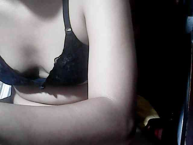 HornyNica webcam