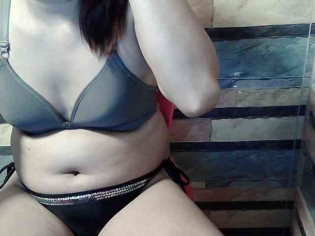 HornyNica webcam