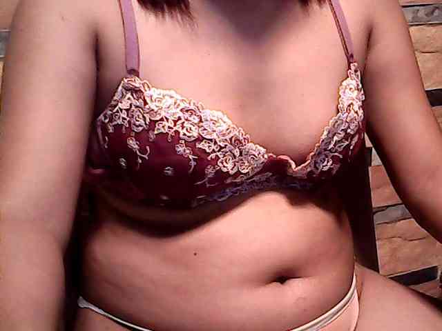 HornyNica webcam