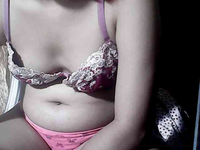 HornyNica webcam