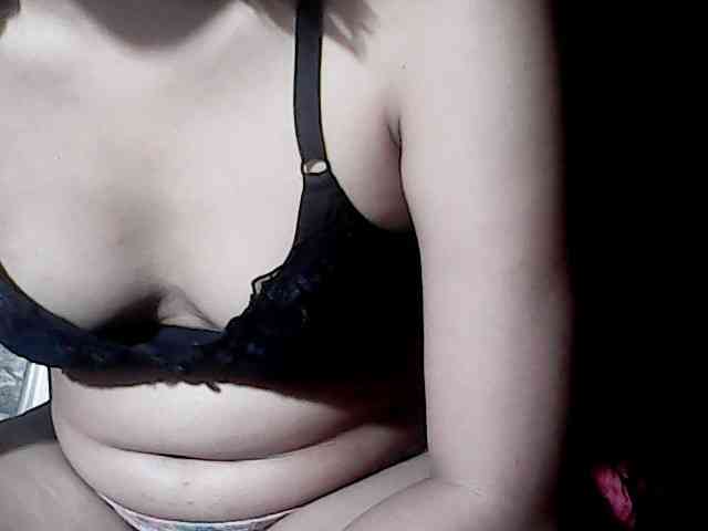 HornyNica webcam