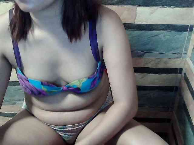 HornyNica webcam