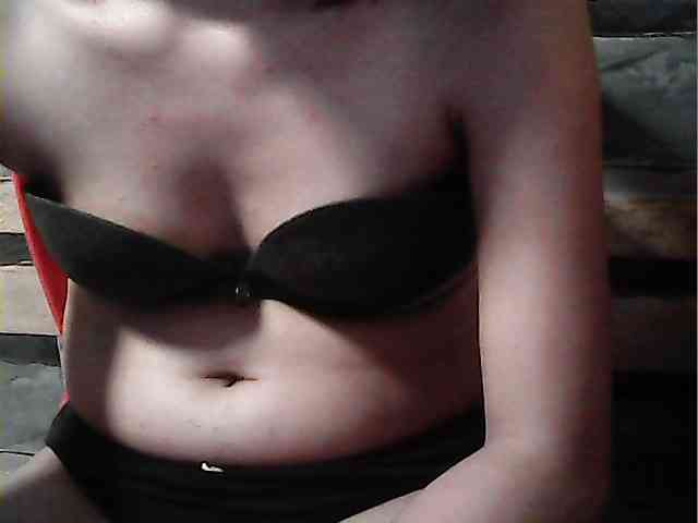 HornyNica webcam