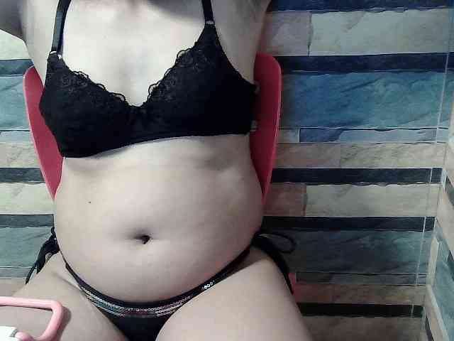 HornyNica webcam