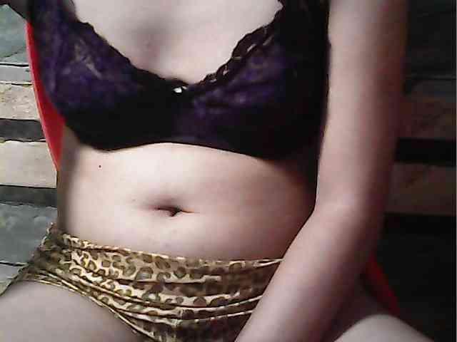 HornyNica webcam
