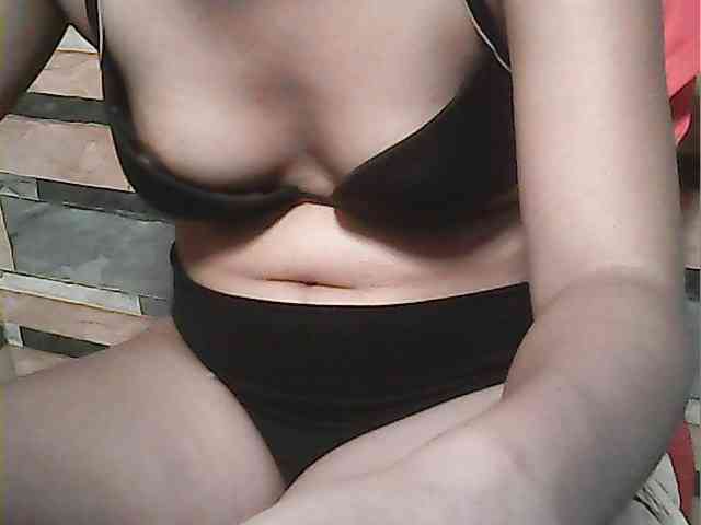 HornyNica webcam