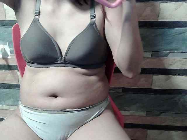 HornyNica webcam
