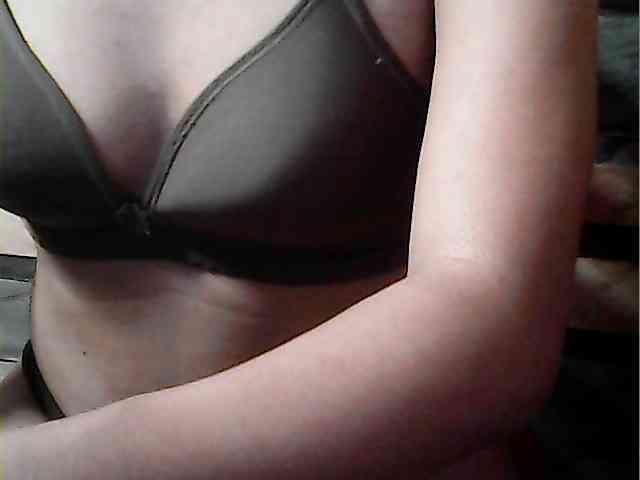 HornyNica webcam