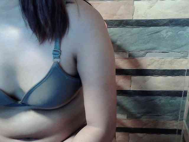 HornyNica webcam