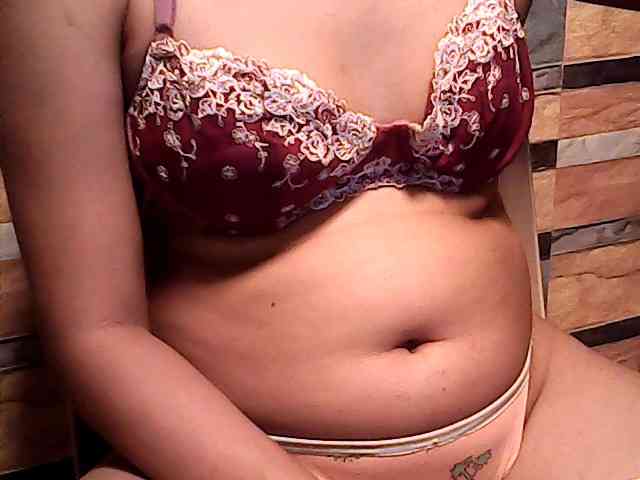 HornyNica webcam