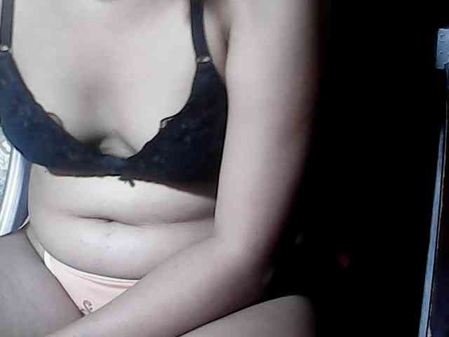 HornyNica webcam