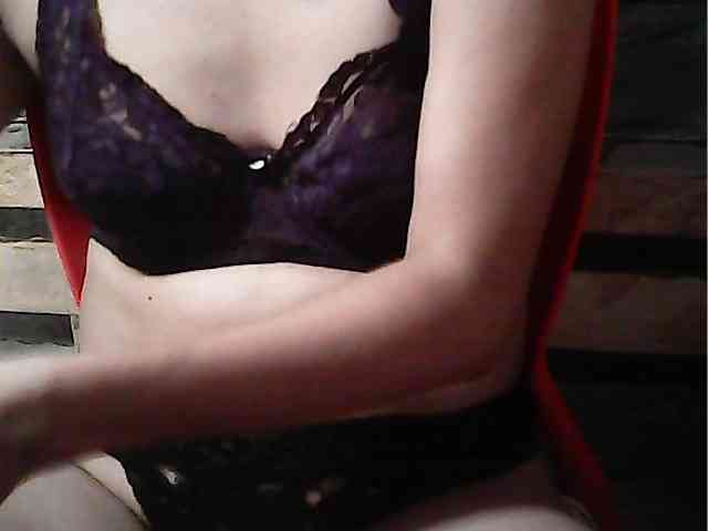 HornyNica webcam