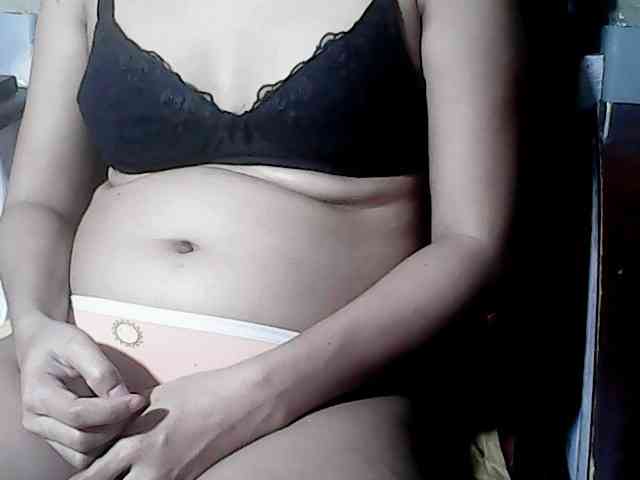 HornyNica webcam