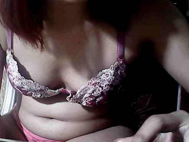 HornyNica webcam
