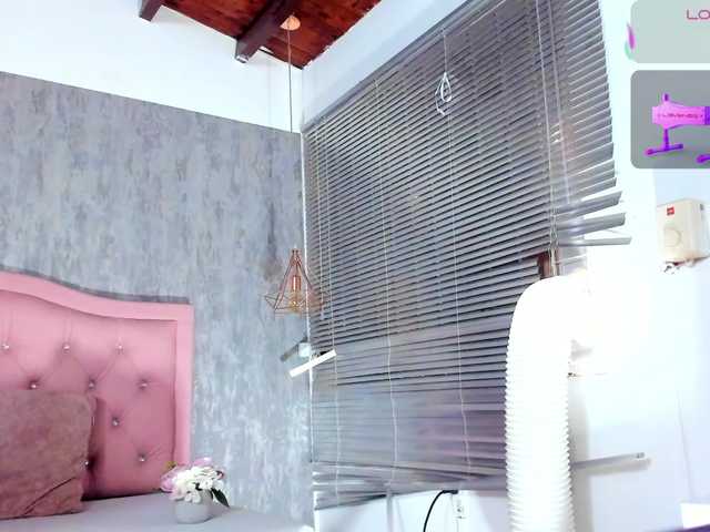Nahomidi-bello live cam on BongaCams