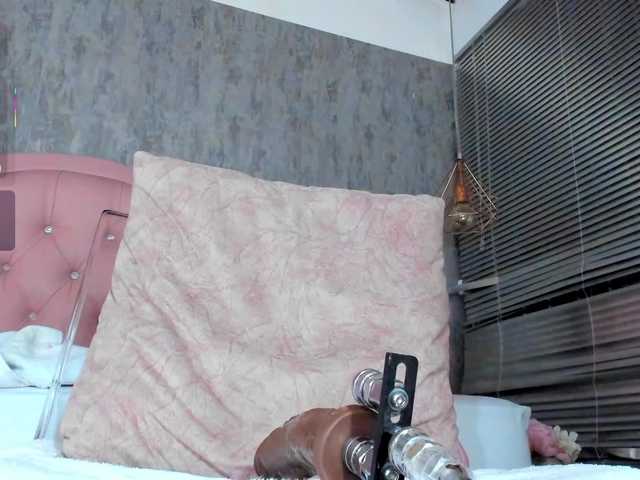 Nahomidi-bello's BongaCams show and profile