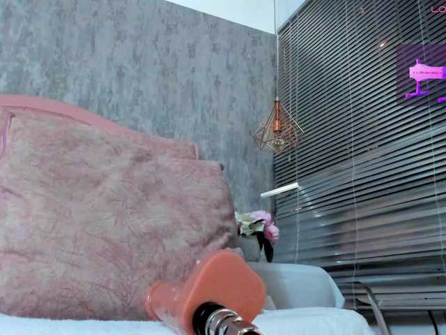 Nahomidi-bello live cam on BongaCams
