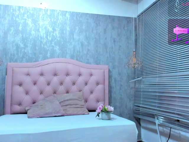 Nahomidi-bello live webcam show